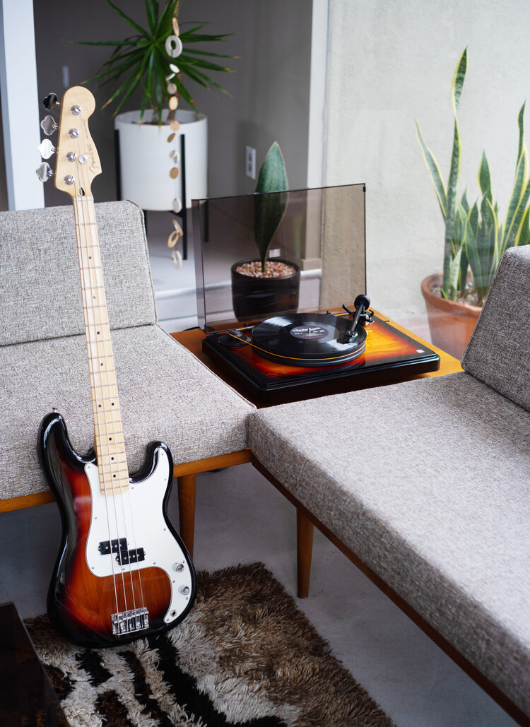 Fender Precision Bass et PrecisionDeck - (c) Fender